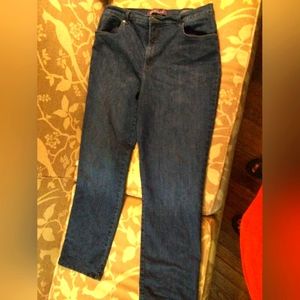 Gloria Vanderbilt "Amanda" Jeans Size 16